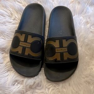 Salvatore Ferragamo Slide 6